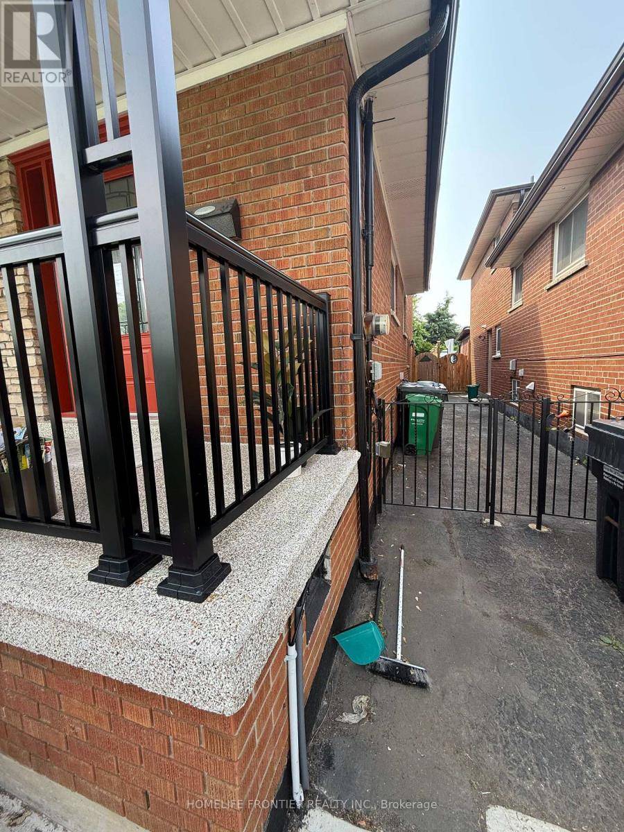 Mississauga (applewood), ON L4Y2M7,759 Bloor ST #Main Floor