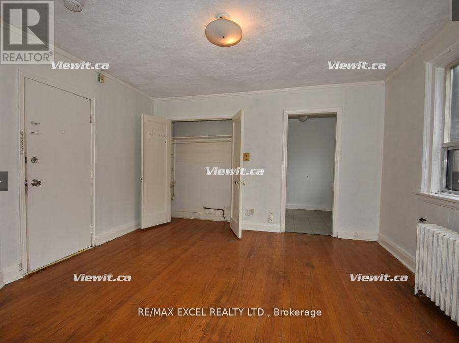 Toronto (south Parkdale), ON M6K2H9,1A Elm Grove AVE #19