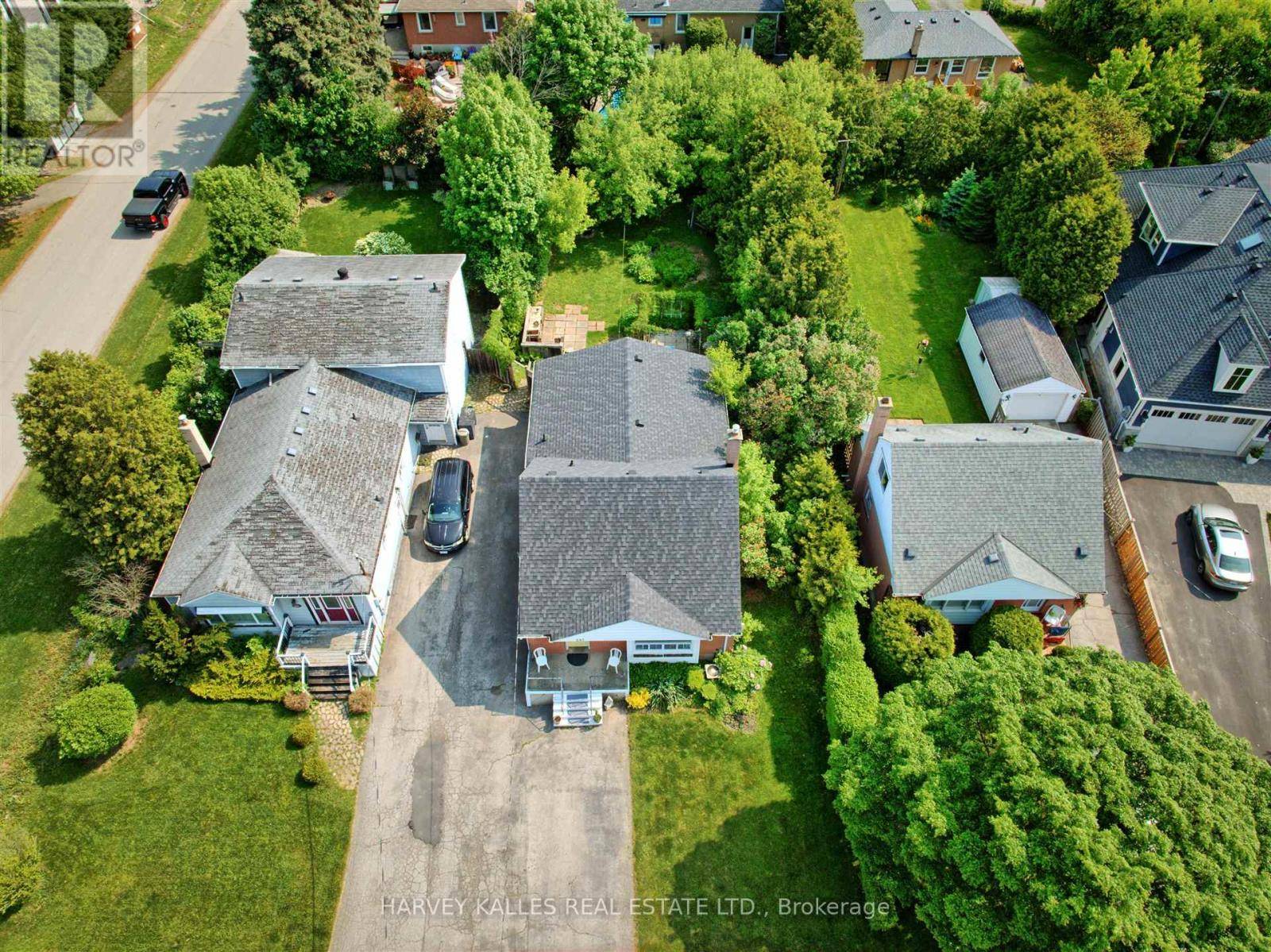 Oakville (br Bronte), ON L6L1W2,247 JENNINGS CRESCENT