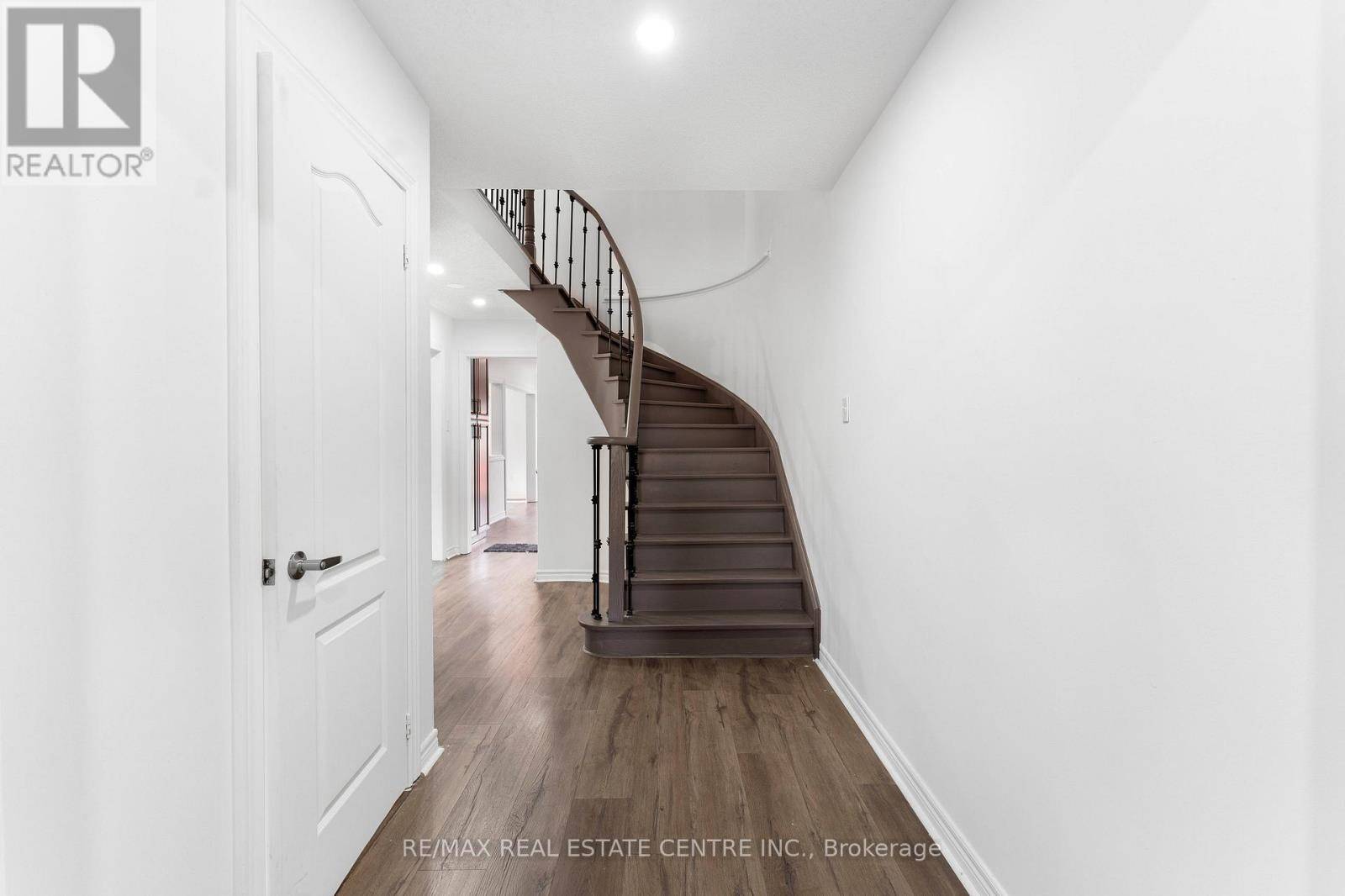 Brampton (sandringham-wellington), ON L6R2P6,40 OCTILLO BOULEVARD