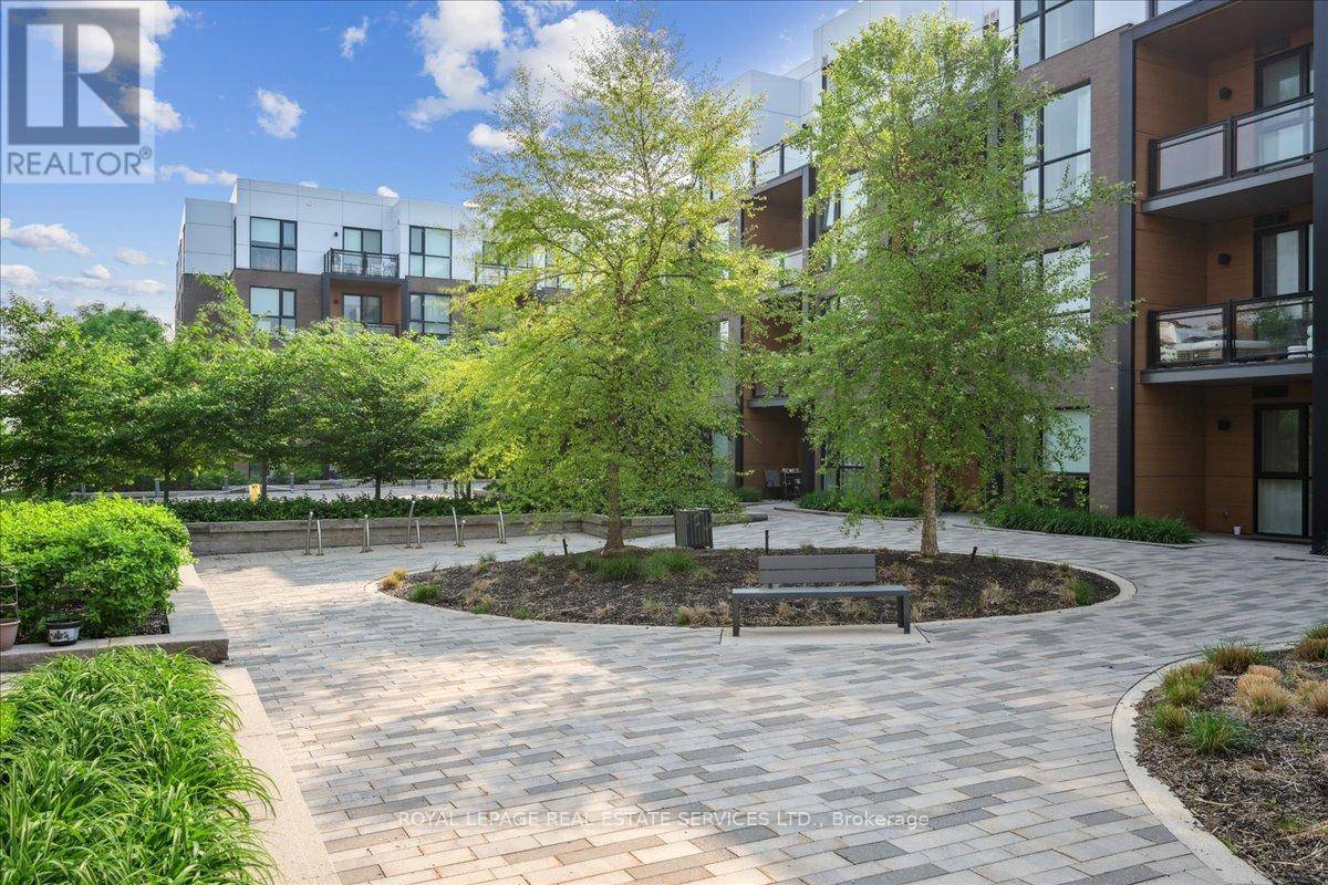 Oakville (go Glenorchy), ON L6H0W5,168 Sabina DR #211