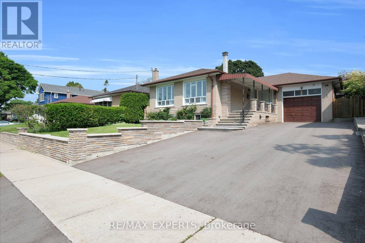 Toronto (kingsview Village-the Westway), ON M9R1K6,4 FLETCHER PLACE