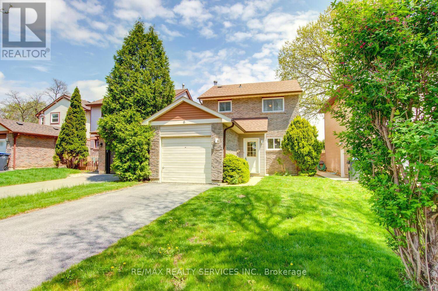 Brampton (heart Lake West), ON L6Z1E7,6 WESMORLAND AVENUE