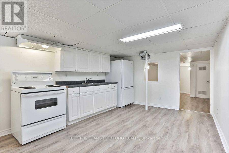 Toronto (weston-pellam Park), ON M6N2Y4,98 Uxbridge AVE #Basement