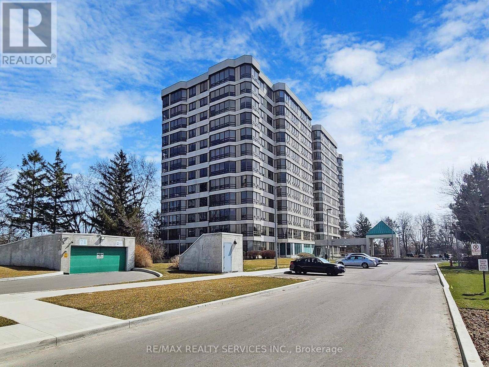 Brampton (brampton South), ON L6Y3V3,330 Mill ST South #902