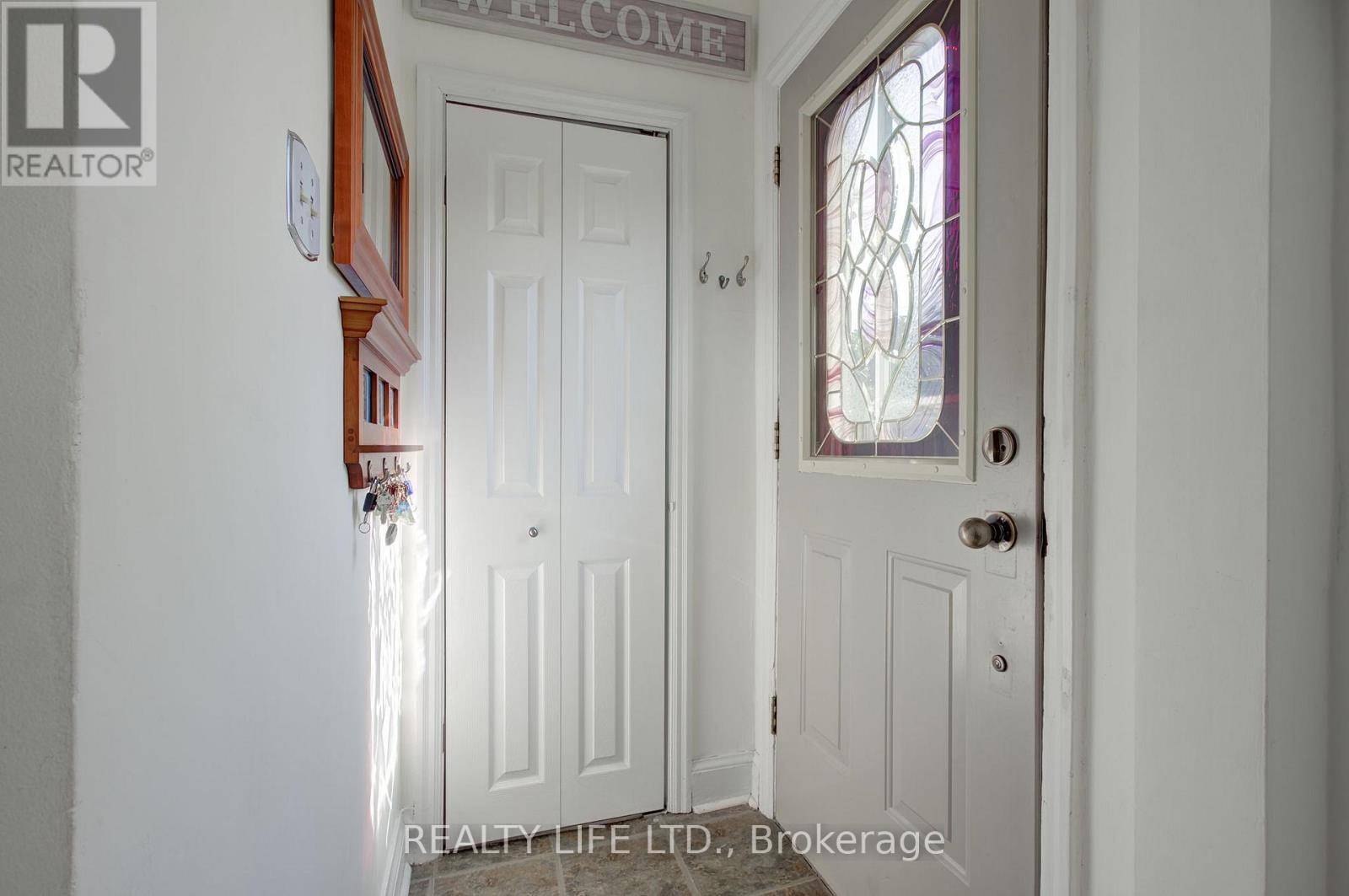 Toronto (alderwood), ON M8W4H1,258 GAMMA STREET