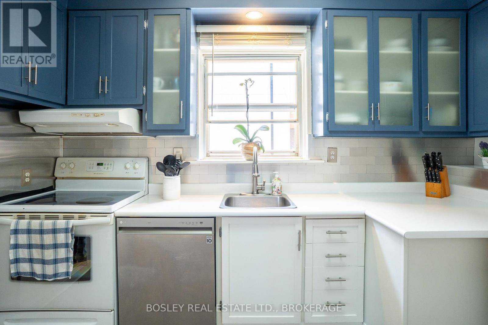 Mississauga (lakeview), ON L5E2B9,1568 ASGARD DRIVE