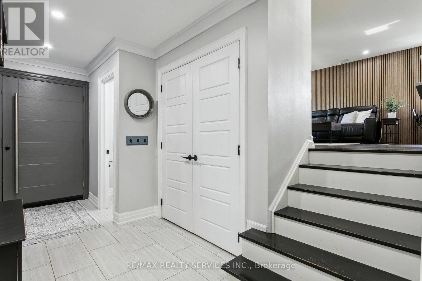 Brampton (northgate), ON L6S1L4,16 GROVELAND COURT