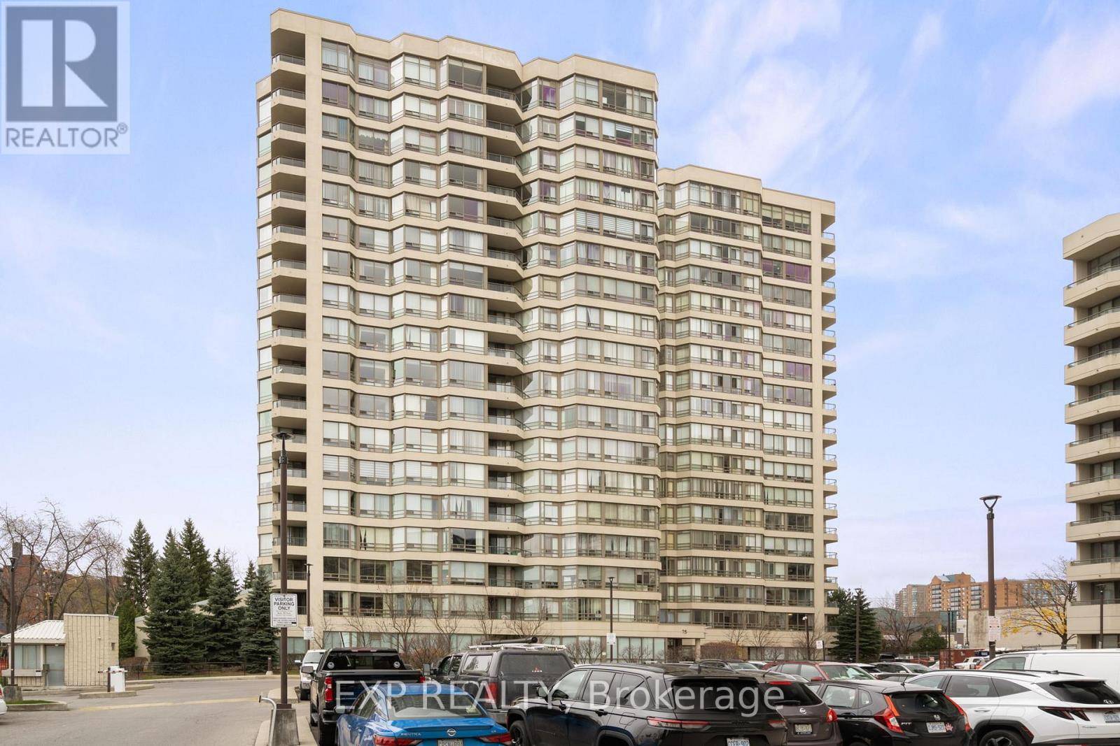 Mississauga (cooksville), ON L5A4G5,75 King ST East #706