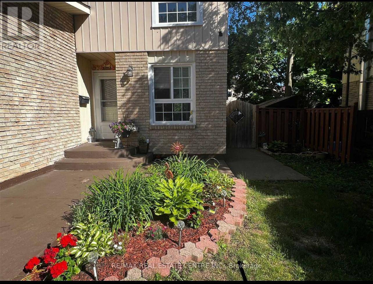 Mississauga (meadowvale), ON L5N2E9,2419 BRASILIA CIRCLE