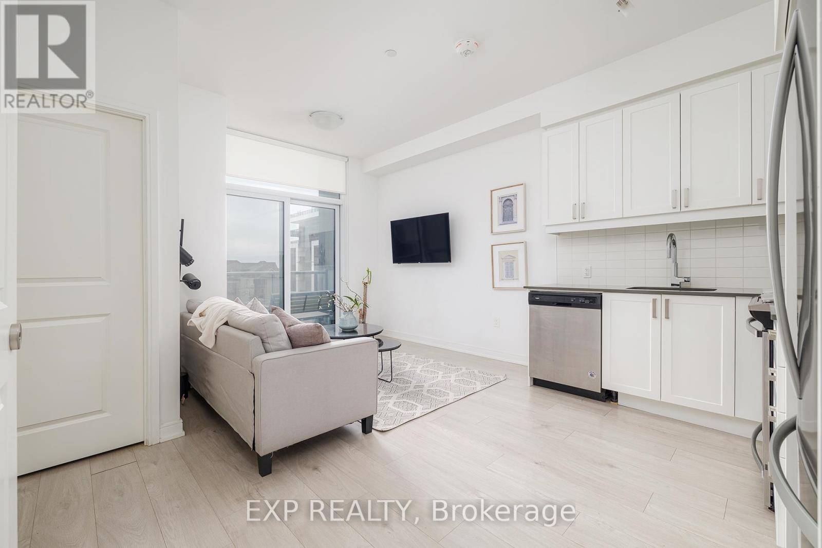 Mississauga (hurontario), ON L4Z0C6,8 Nahani WAY #316