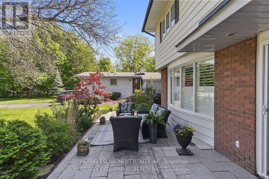 Oakville (fa Falgarwood), ON L6H1N3,516 FALGARWOOD DRIVE