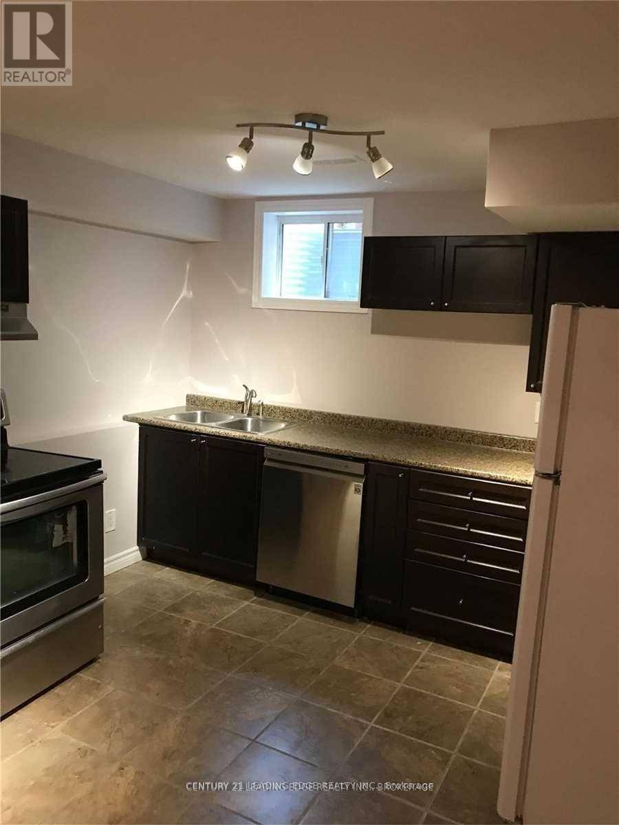 Milton (ha Harrison), ON L9T7B9,967 MCTRACH CRES #BSMT