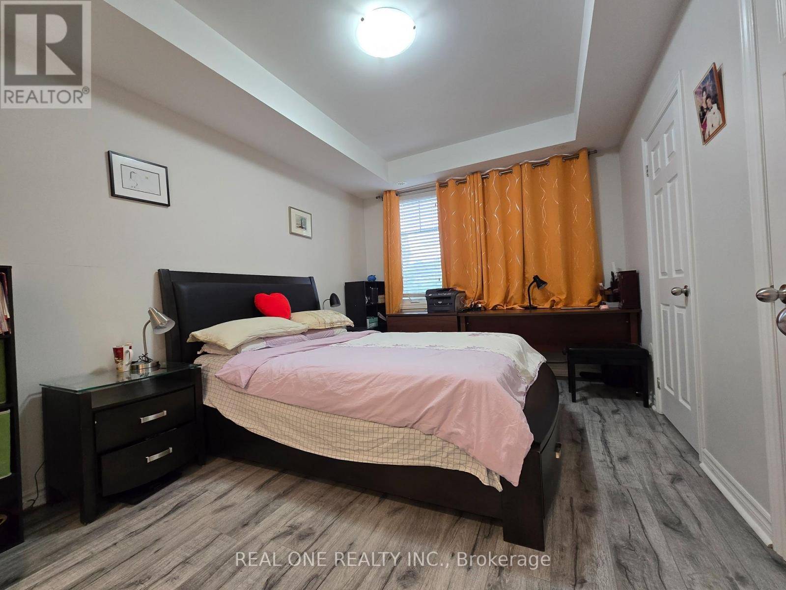 Oakville (wm Westmount), ON L6M0J7,2420 Baronwood Dr DR #12-02