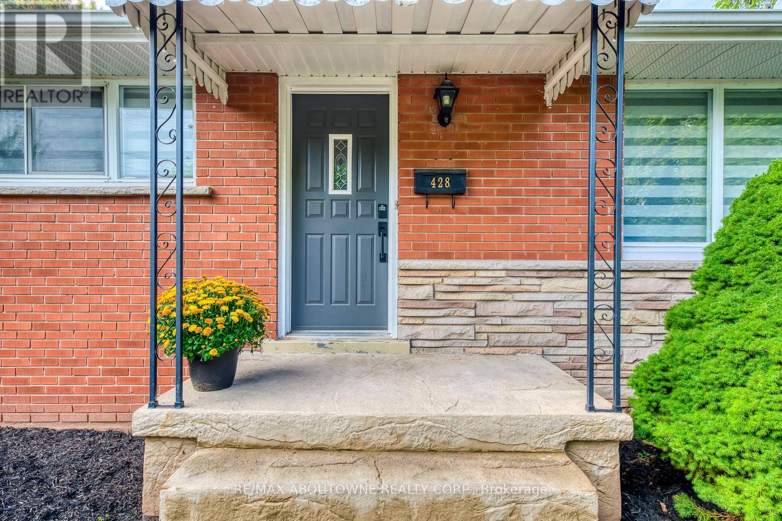Burlington (shoreacres), ON L7L2P8,428 HENDERSON ROAD