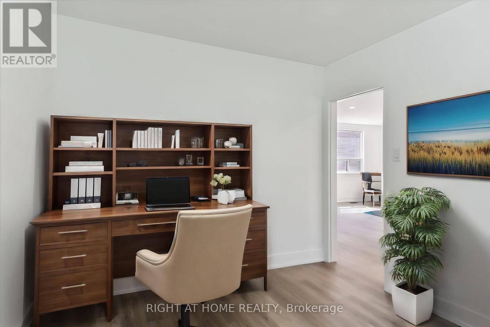Toronto (downsview-roding-cfb), ON M3K1V2,35 Ingleside DR #Upper