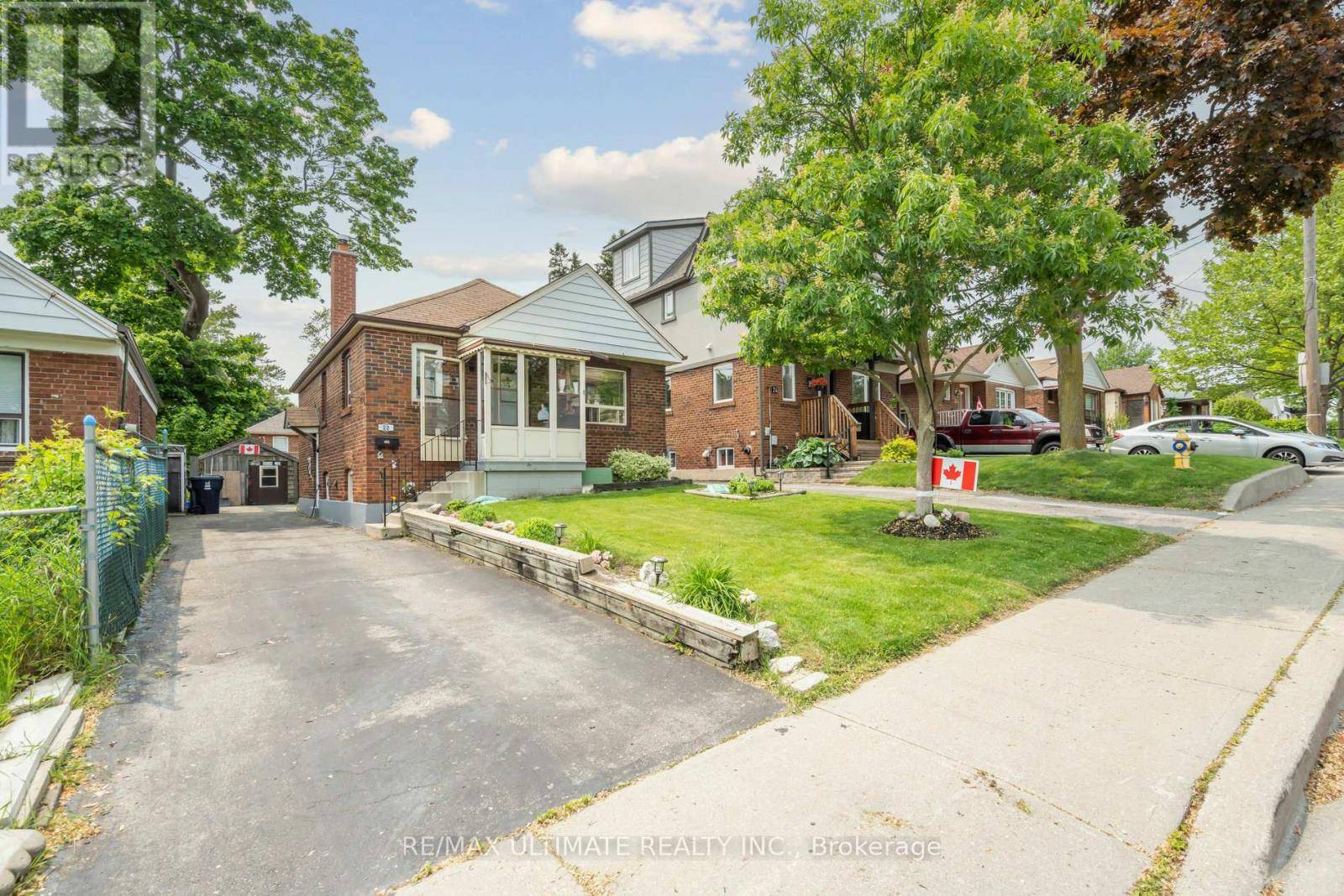 Toronto (stonegate-queensway), ON M8Y3M6,22 STEPHEN DRIVE
