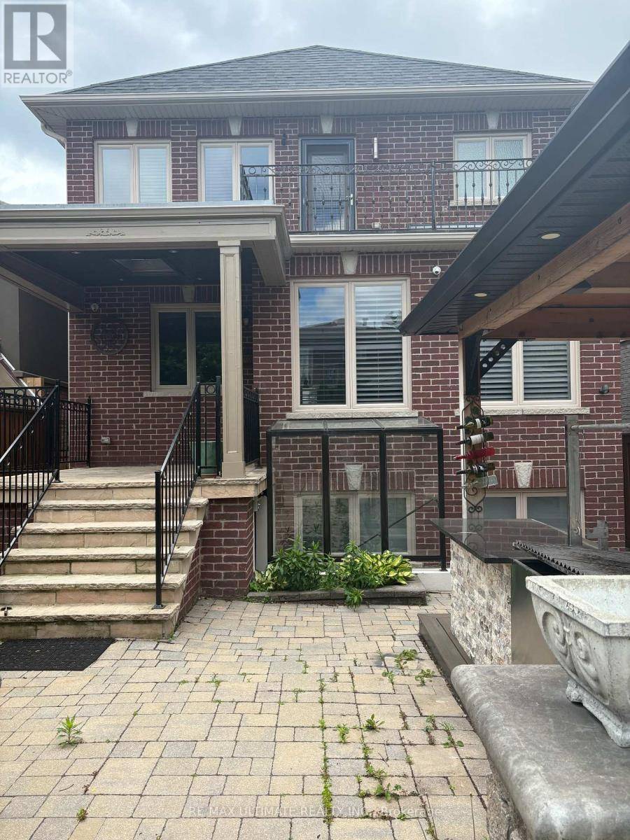 Toronto (yorkdale-glen Park), ON M6B2K4,1166 Glengrove AVE West #2 Lower