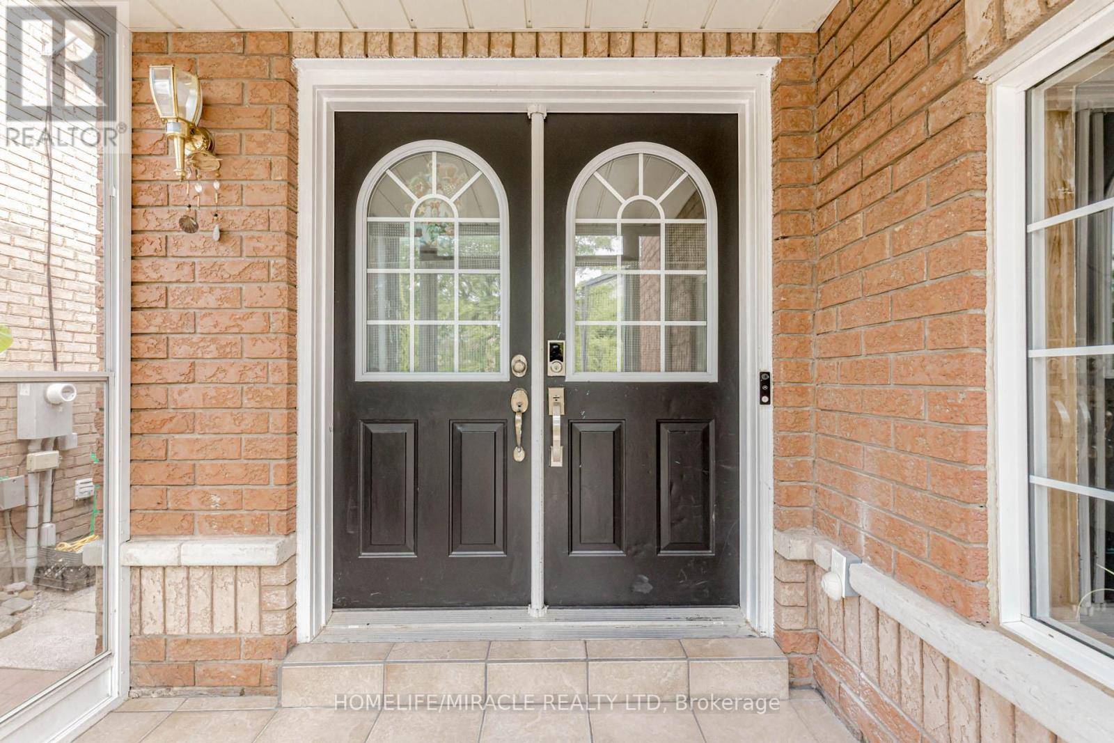 Brampton (northwest Sandalwood Parkway), ON L7A2C7,41 SUNNY GLEN CRESCENT