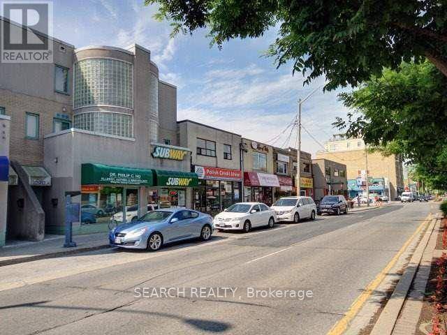 Toronto (stonegate-queensway), ON M8X1C1,2983 Bloor ST West #2