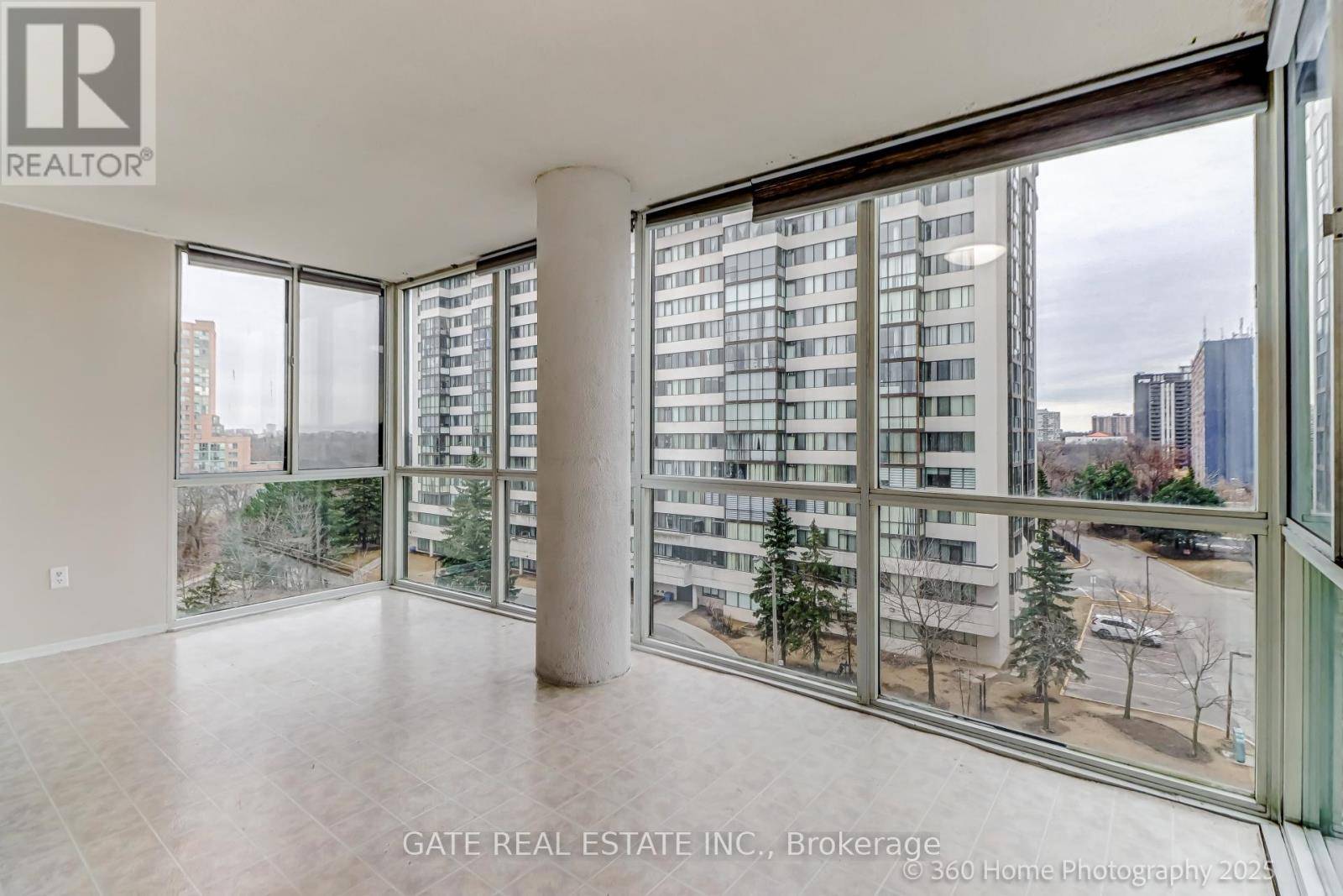 Toronto (mount Olive-silverstone-jamestown), ON M9V5E3,10 Markbrook LN #604