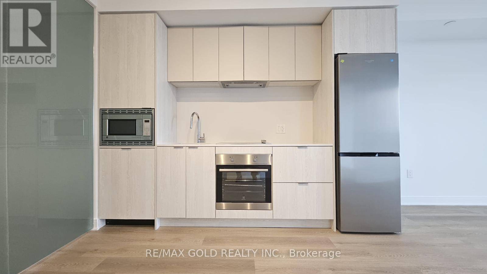 Mississauga (cooksville), ON L5A0B1,86 Dundas ST East #1319