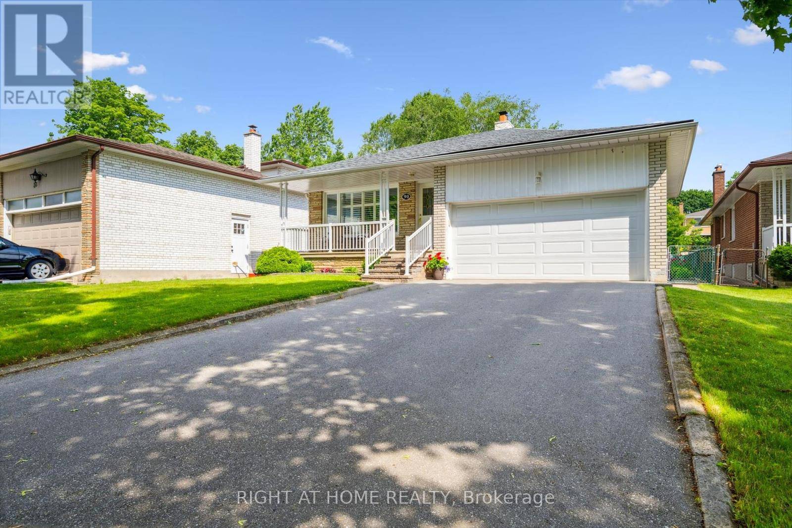 Toronto (willowridge-martingrove-richview), ON M9R1Z2,90 CLEMENT ROAD