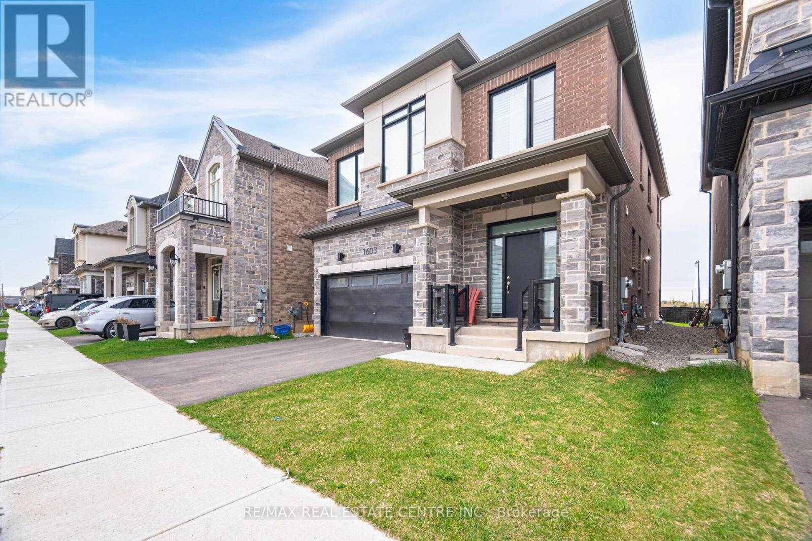 Milton (bw Bowes), ON L9T6H8,1603 Severn DR #Bsmt.