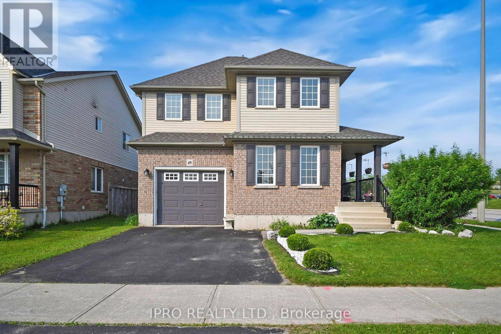 Orangeville, ON L9W5J6,49 OAK RIDGE DRIVE