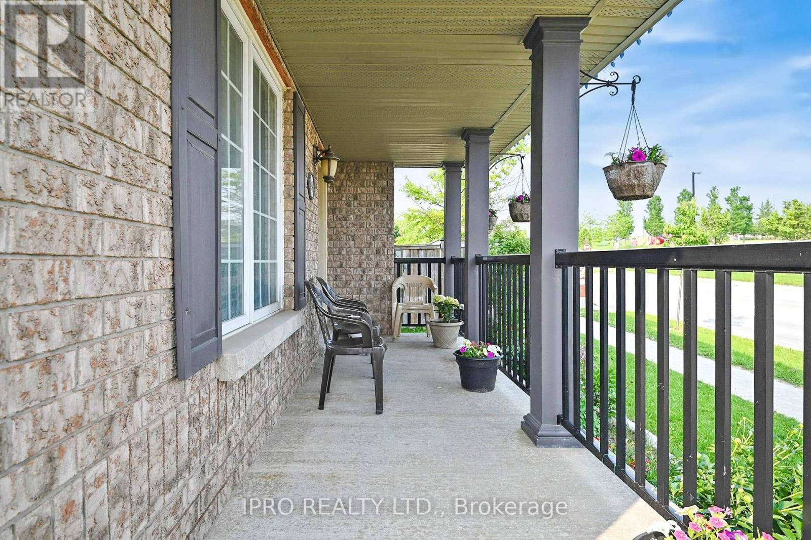 Orangeville, ON L9W5J6,49 OAK RIDGE DRIVE