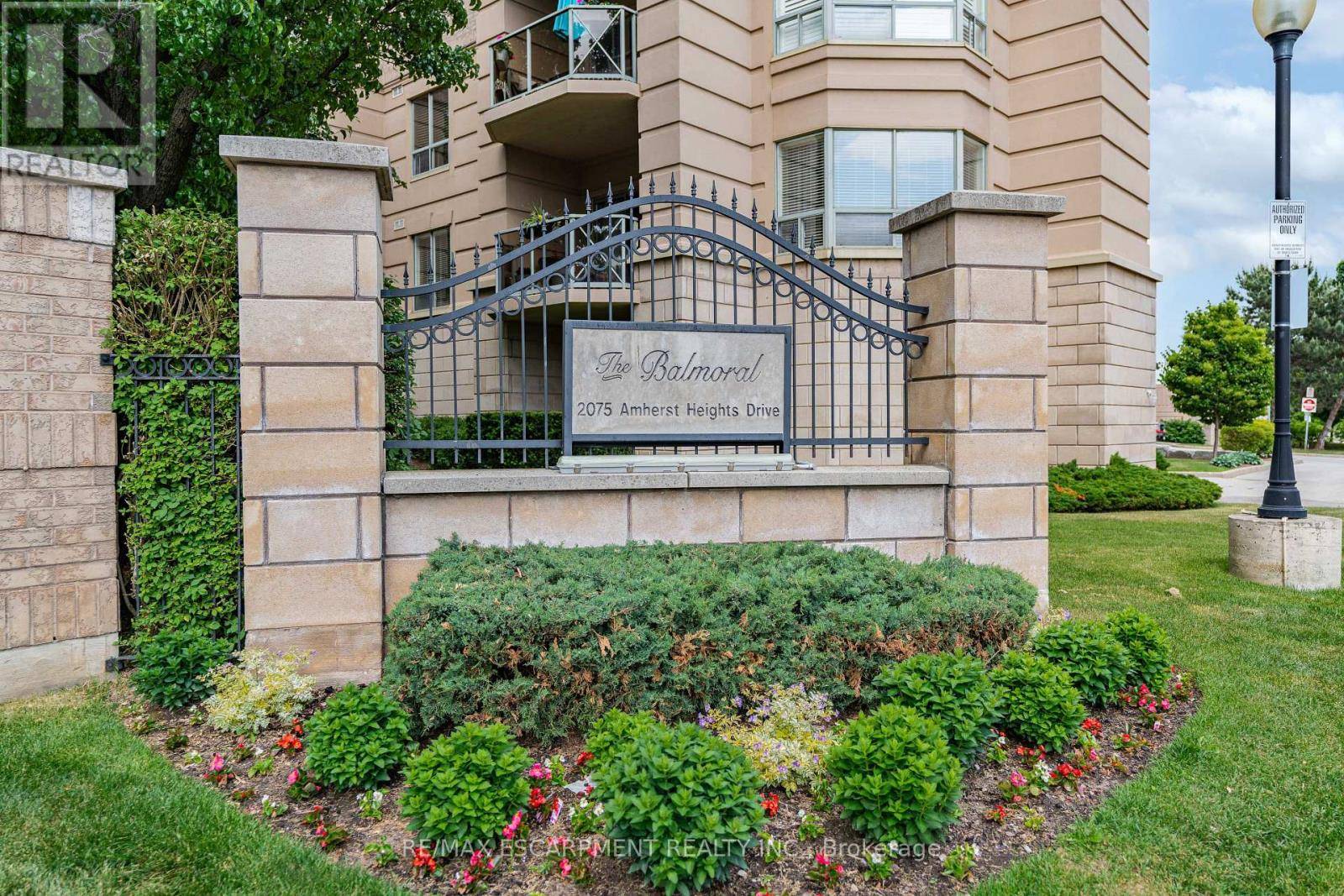 Burlington (brant Hills), ON L7P5B8,2075 Amherst Heights DR #506