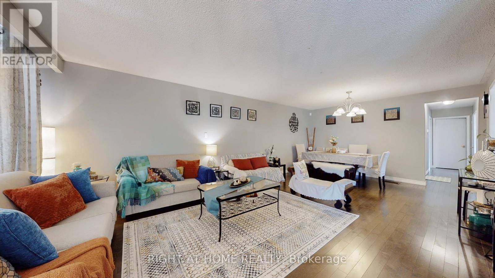Mississauga (erindale), ON L5C1X5,3456 OAKGLADE CRESCENT