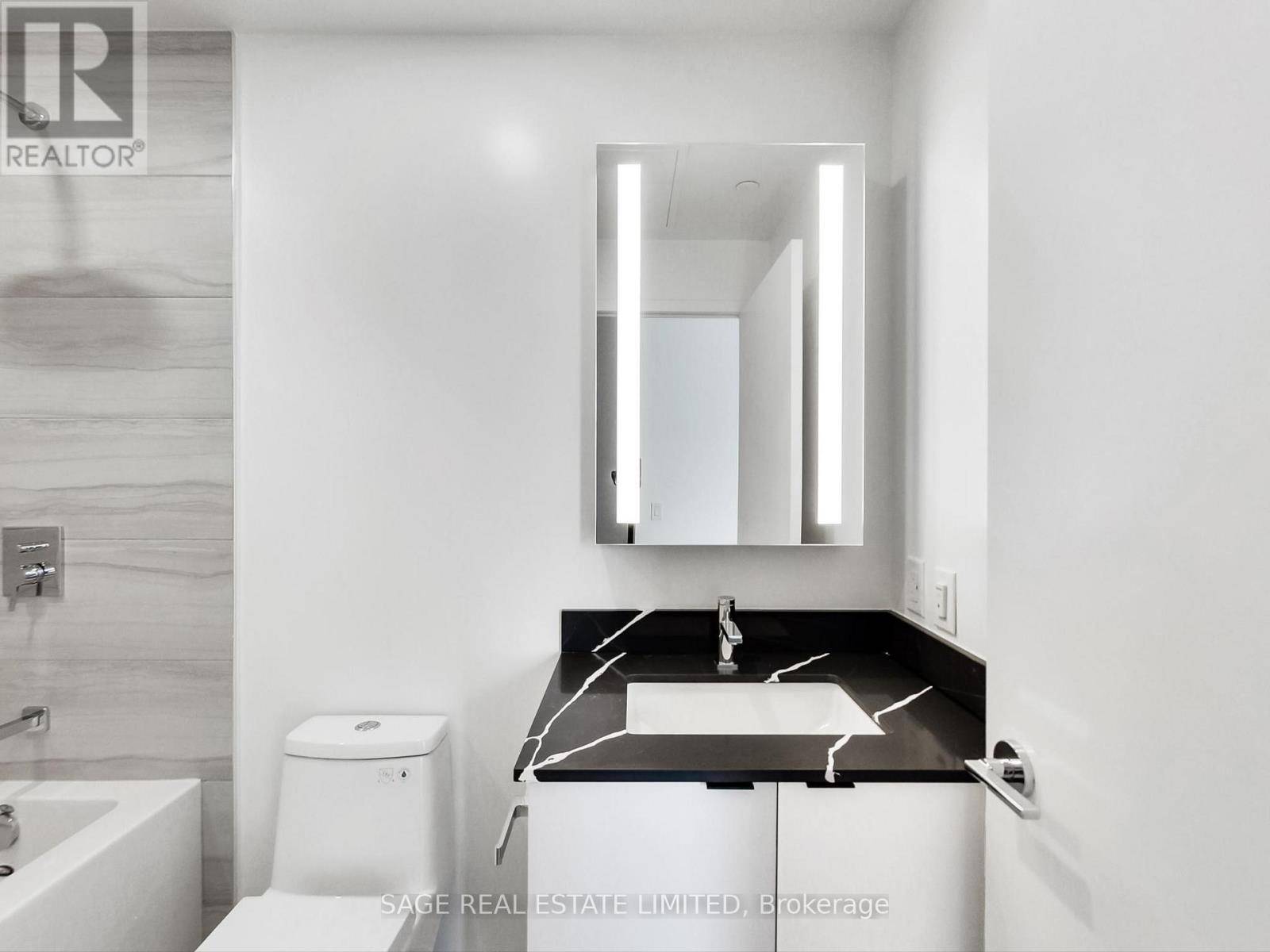 Toronto (south Parkdale), ON M6K1Z7,285 Dufferin ST #722