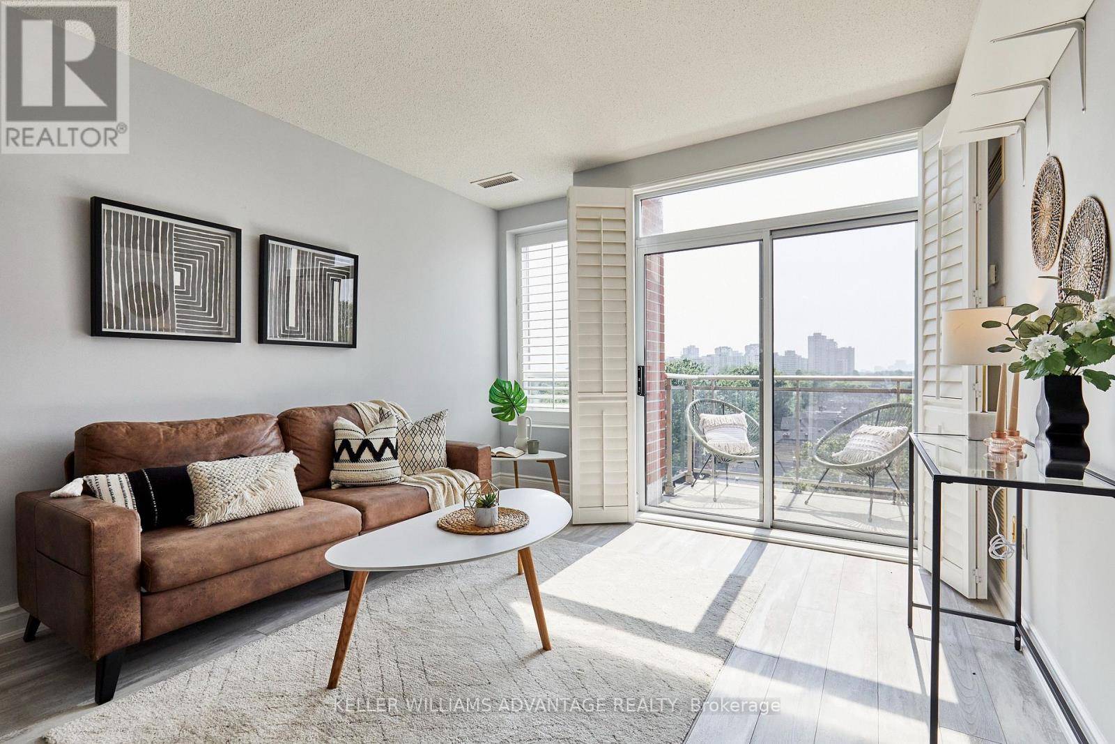 Toronto (high Park North), ON M6P1C3,2495 Dundas ST West #716