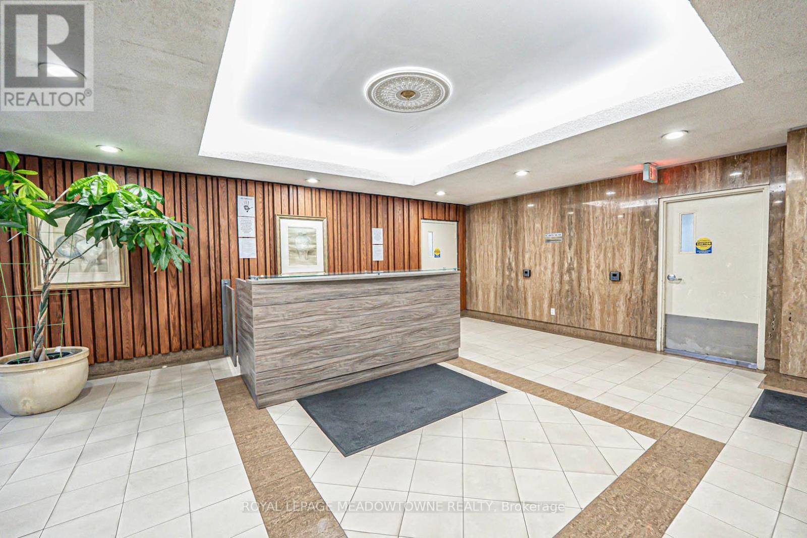 Mississauga (mississauga Valleys), ON L5A3X2,50 Elm DR Southeast #907