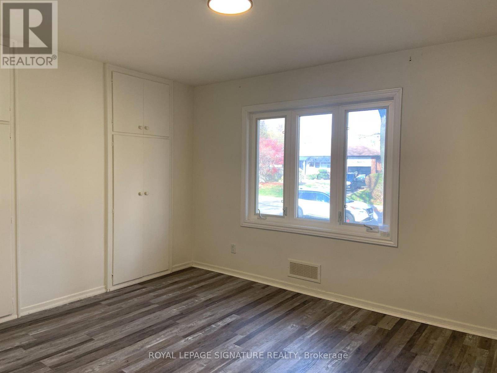 Mississauga (cooksville), ON L5A2R2,2116 Munden RD #Main
