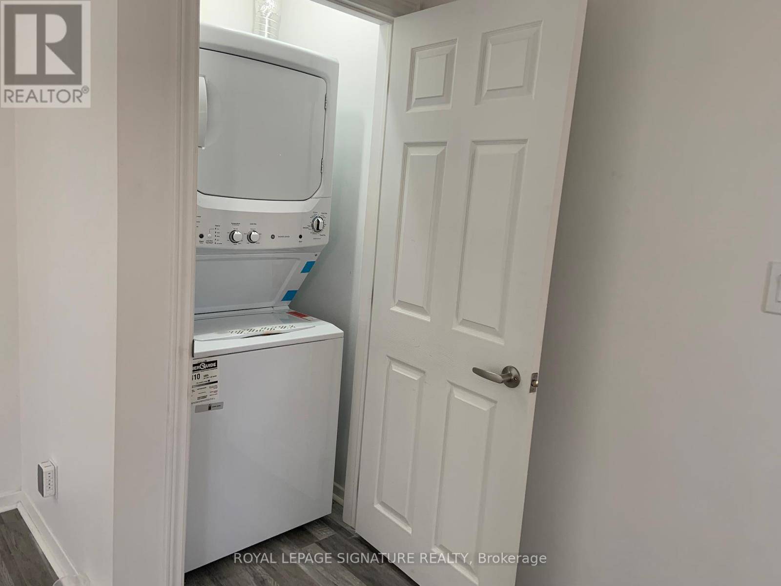 Mississauga (cooksville), ON L5A2R2,2116 Munden RD #Main