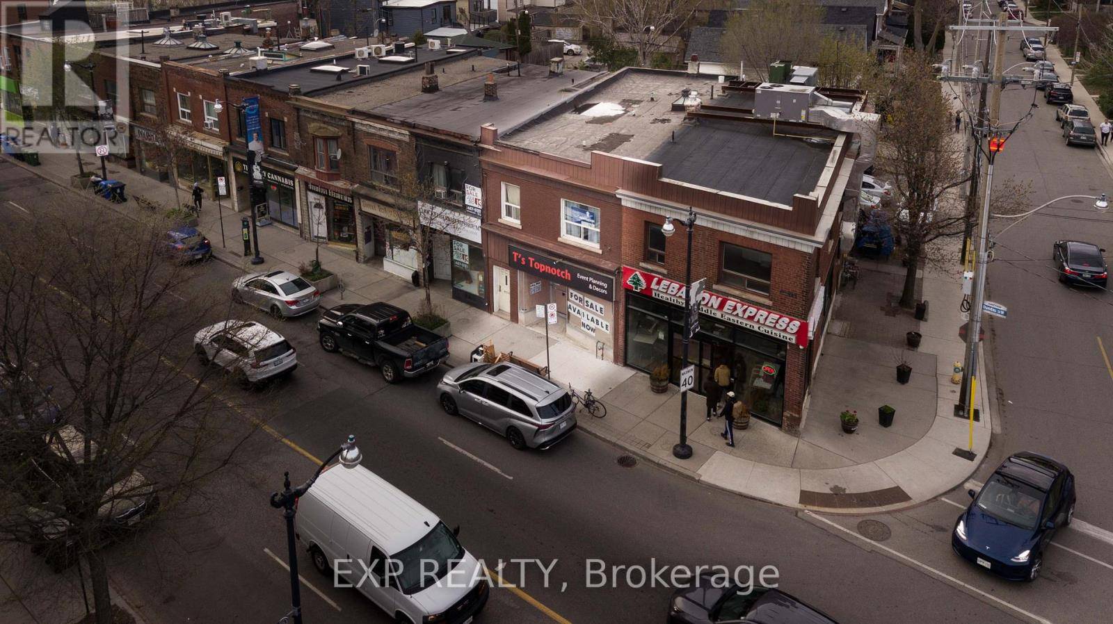 Toronto (junction Area), ON M6P1Z7,3052 DUNDAS STREET W