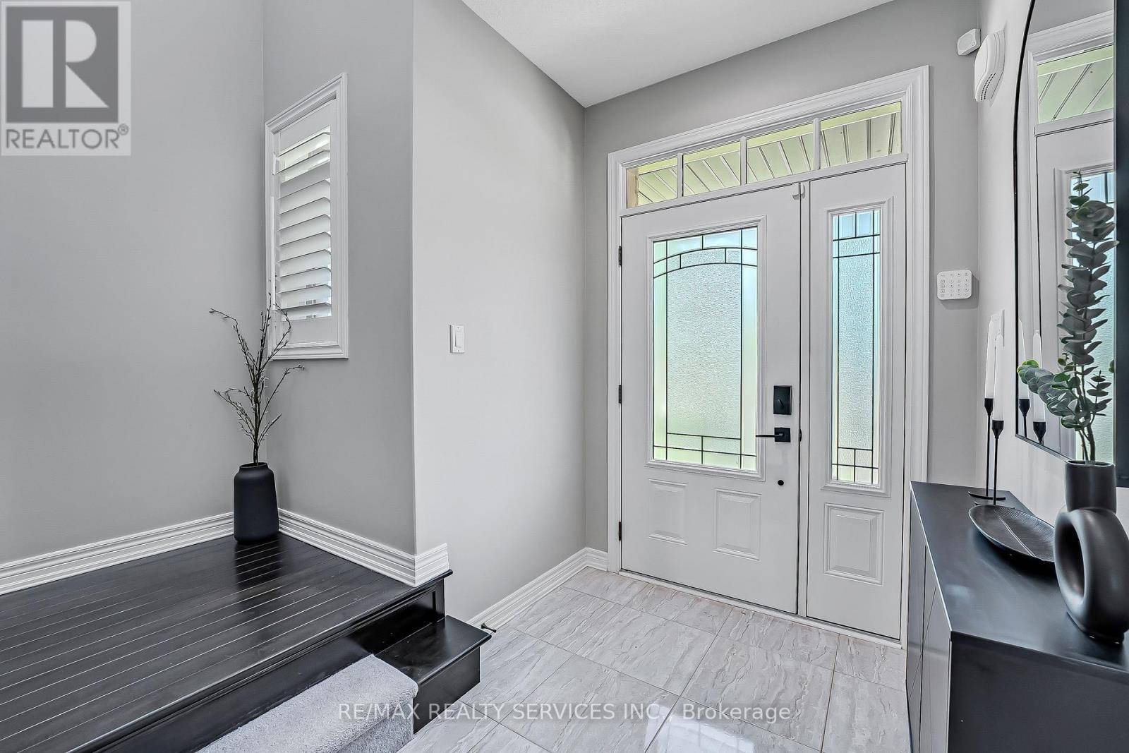 Orangeville, ON L9W6K1,26 WARDLAW AVENUE