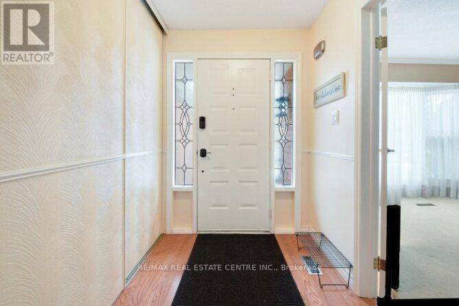 Mississauga (meadowvale), ON L5N3C5,3018 KILBRIDE COURT