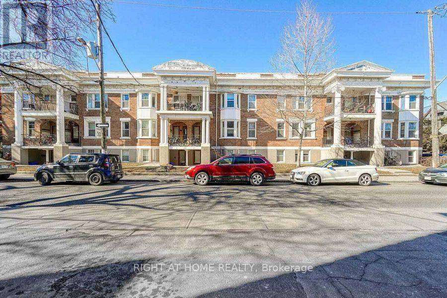 Toronto (south Parkdale), ON M6K2N4,1317 King ST West #1