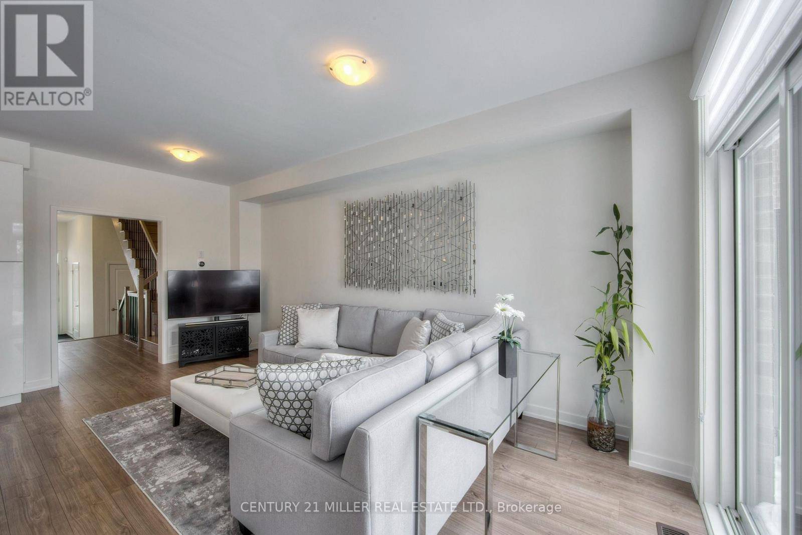Oakville (go Glenorchy), ON L6H0P4,231 FOWLEY DRIVE
