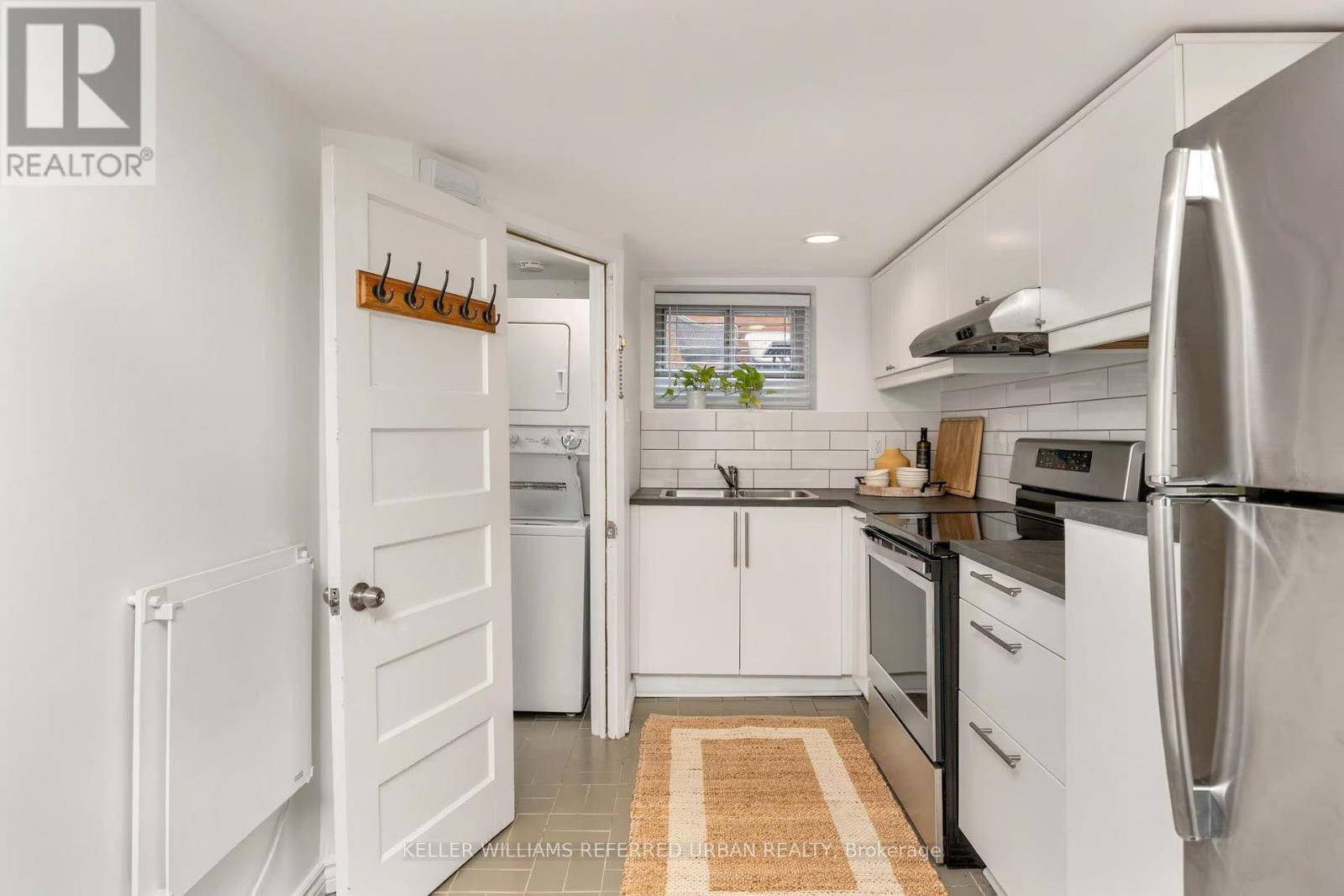 Toronto (roncesvalles), ON M6R1H4,200 Galley AVE #Basement