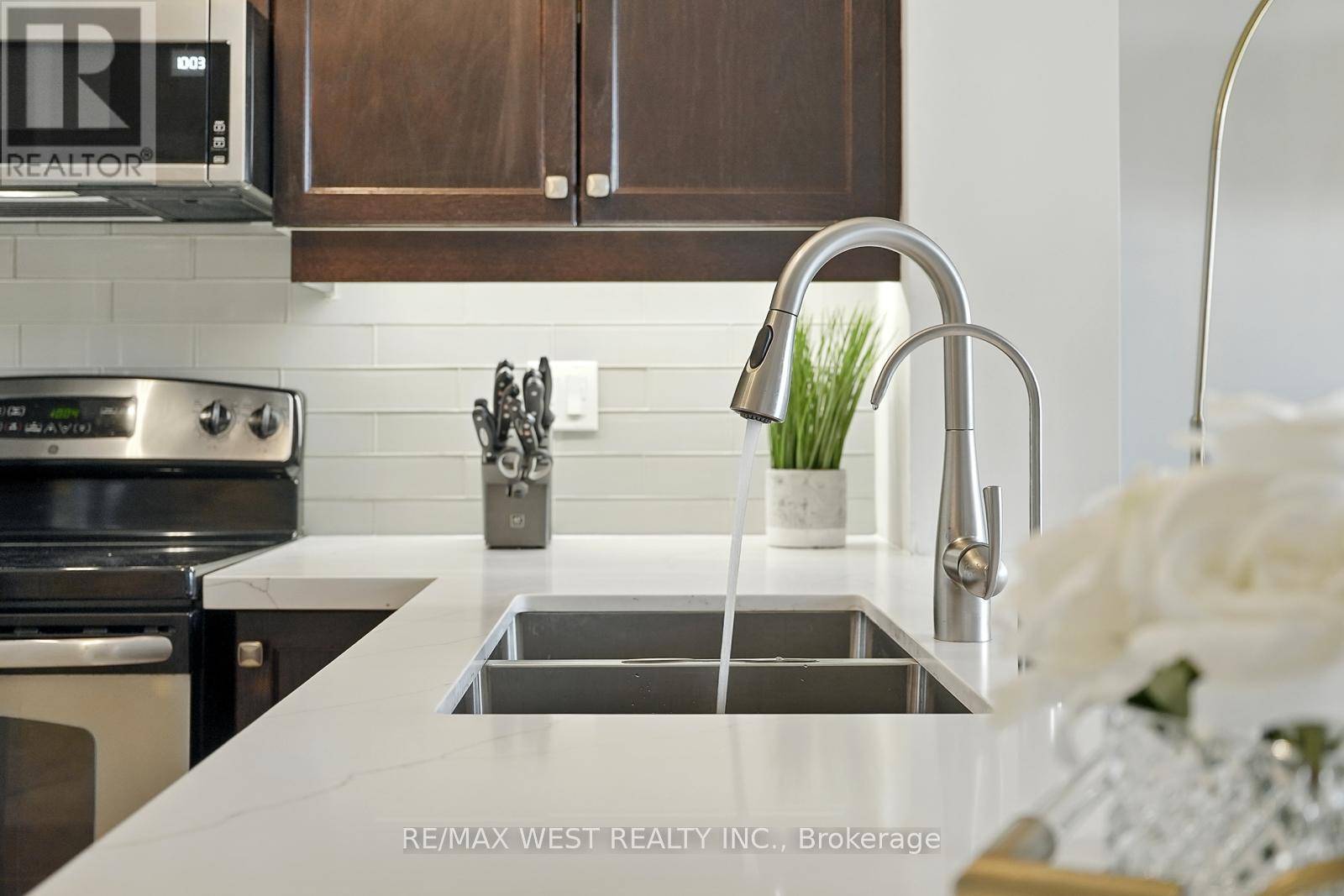 Mississauga (mississauga Valleys), ON L5A0A1,570 Lolita GDNS #345