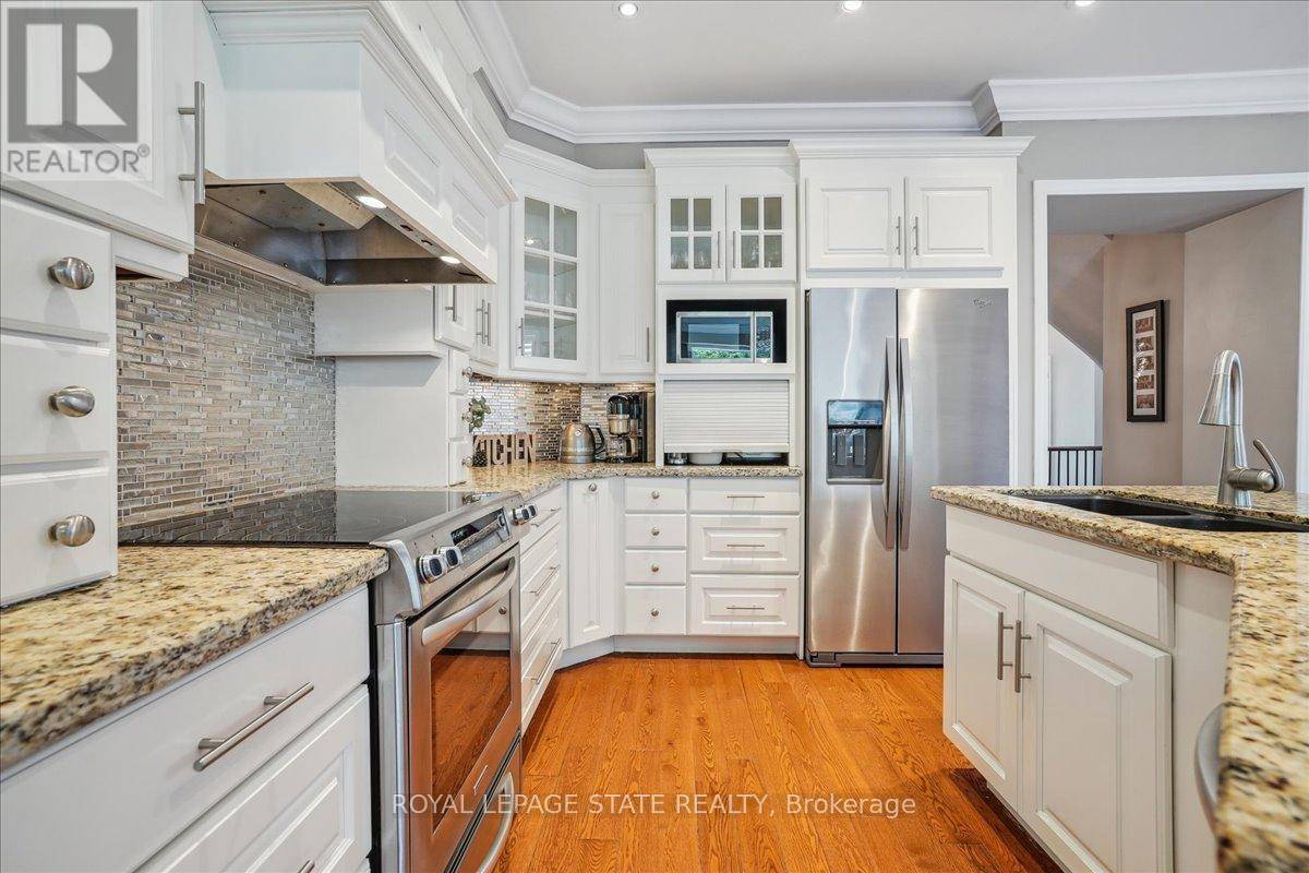 Oakville (ro River Oaks), ON L6H6Y6,2328 WOODFIELD ROAD