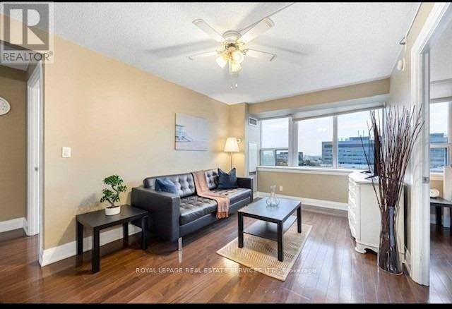 Toronto (downsview-roding-cfb), ON M3M2E9,2737 Keele ST #419