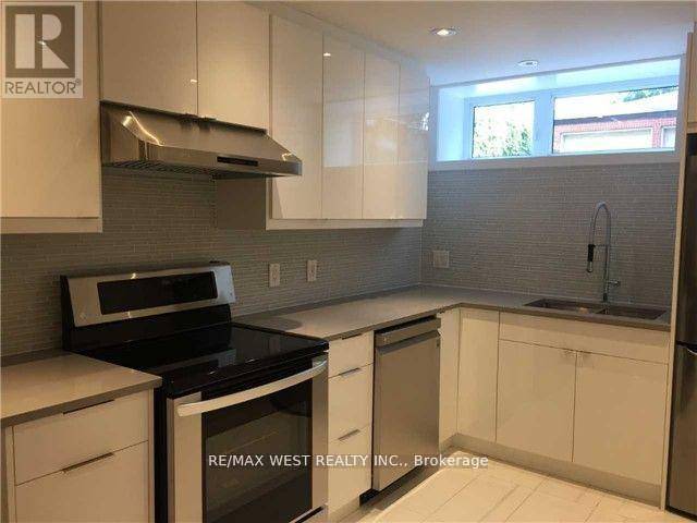 Toronto (high Park North), ON M6S3W1,167 Quebec AVE #Lower