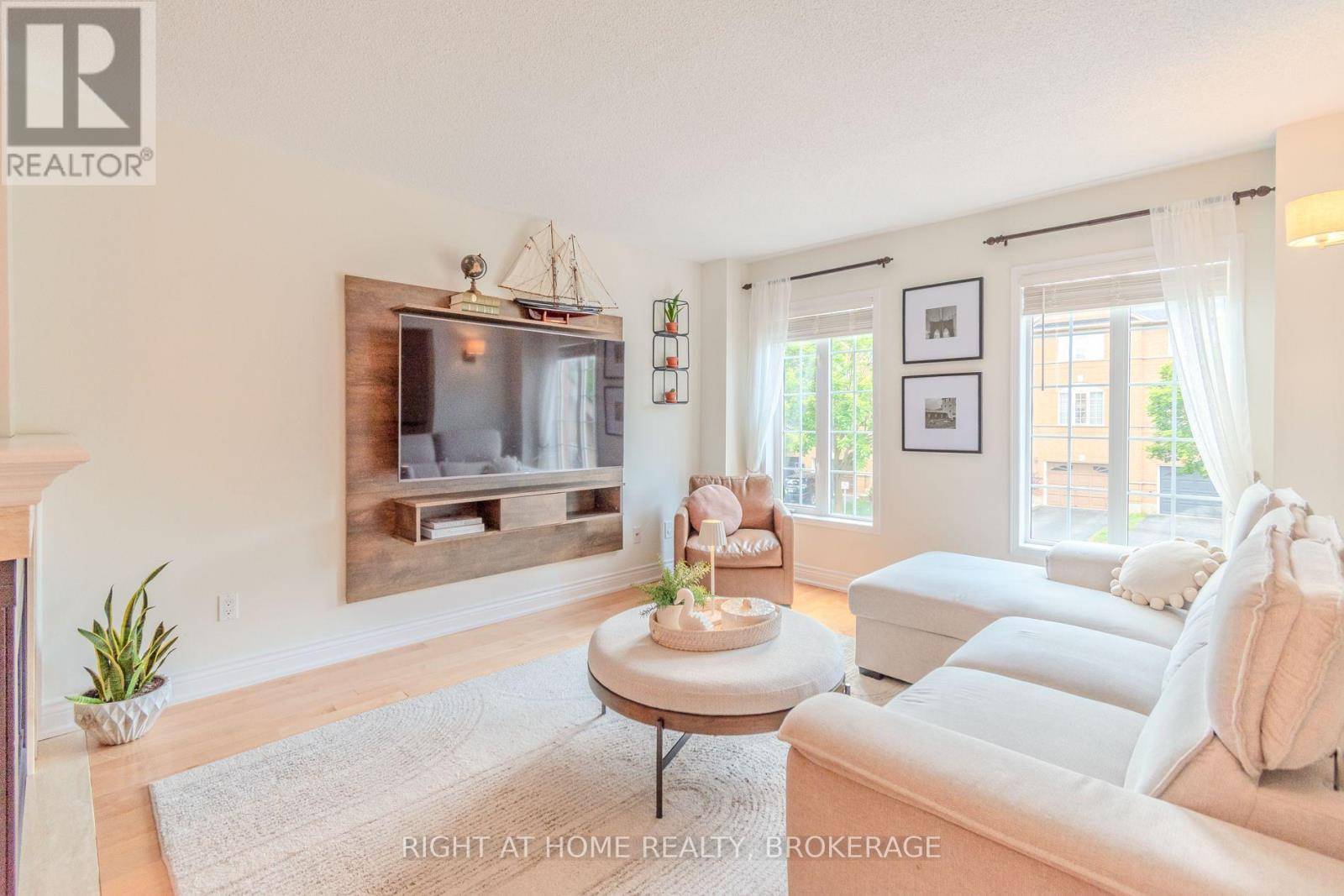 Oakville (ro River Oaks), ON L6H6R8,2515 GILL CRESCENT