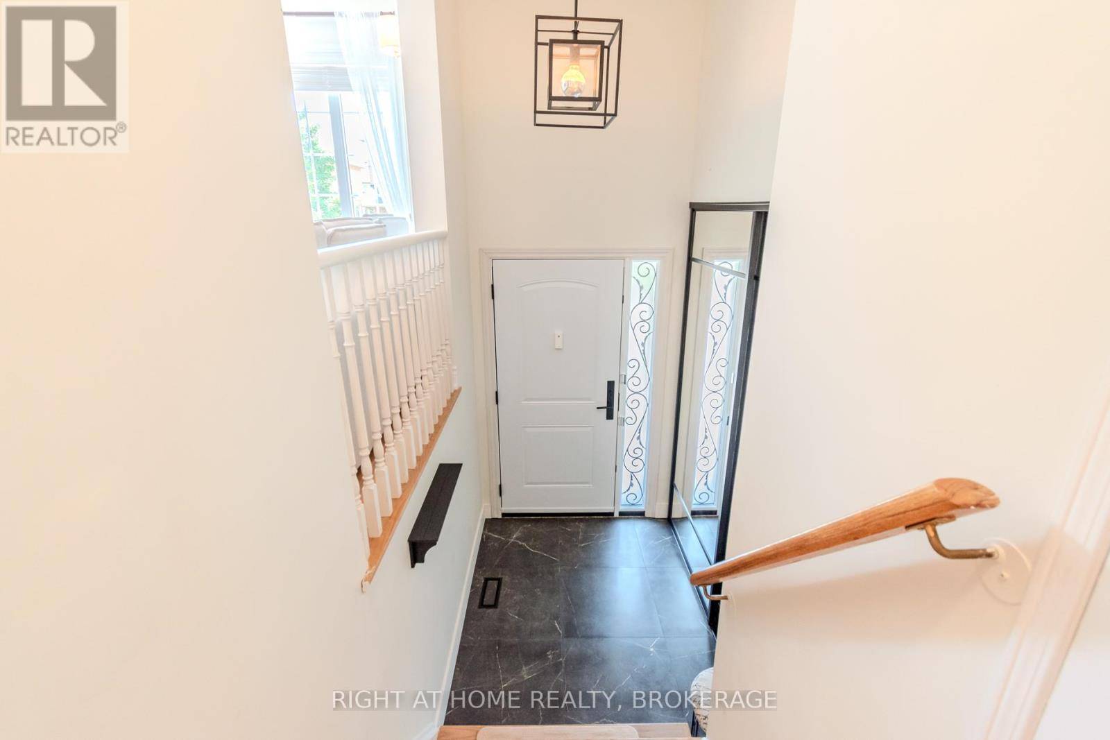Oakville (ro River Oaks), ON L6H6R8,2515 GILL CRESCENT