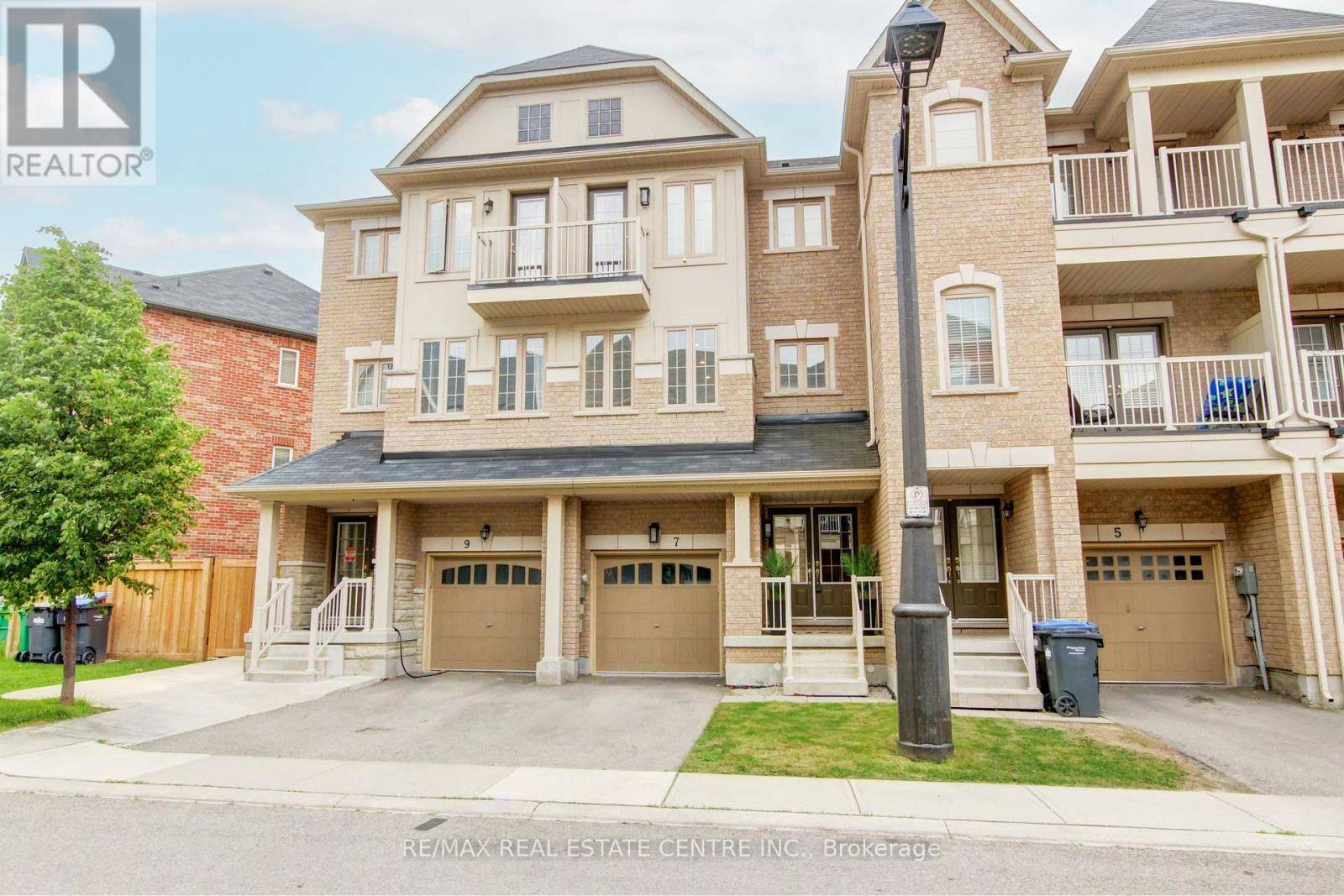Brampton (heart Lake East), ON L6Z0J2,7 RABBIT RUN WAY